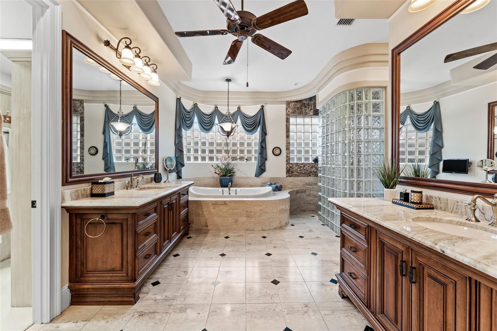 Image 31 of 57 For 5070 Down Point Lane