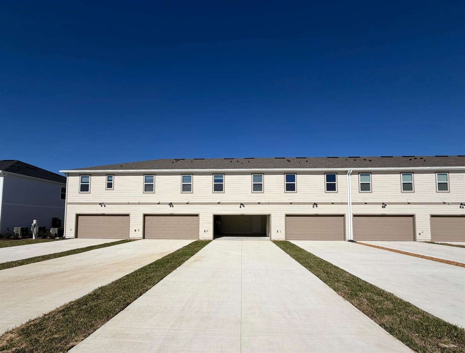 Image 16 of 19 For 16264 Merry Alley