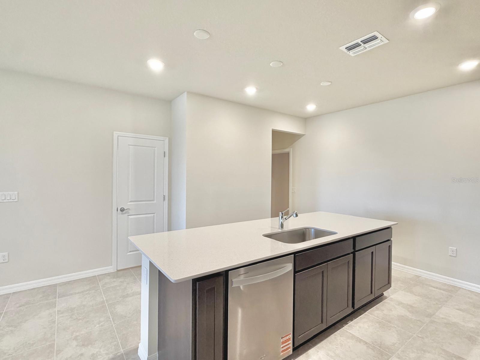 Image 5 of 19 For 16264 Merry Alley