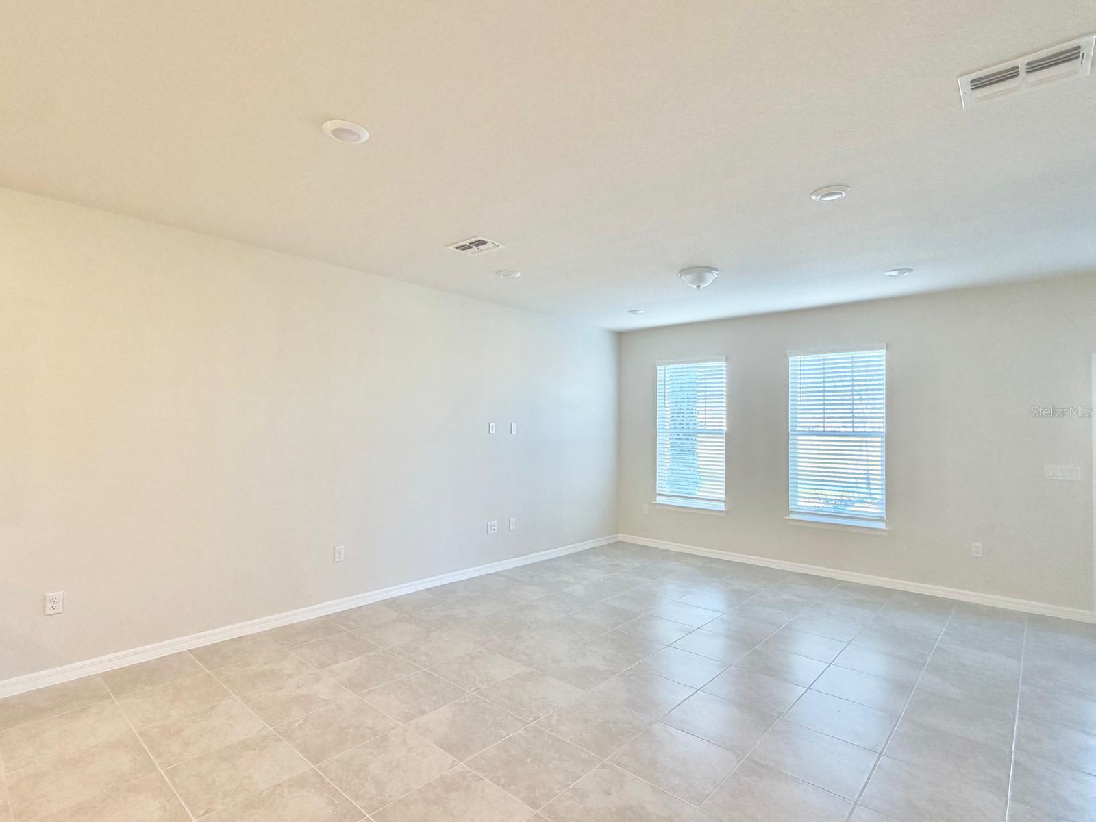 Image 6 of 19 For 16264 Merry Alley