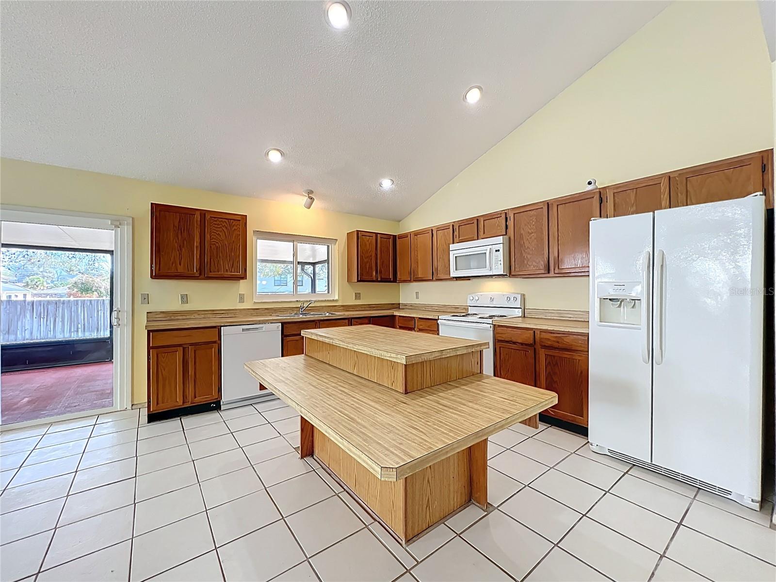 Image 21 of 39 For 2843 Danforth Drive