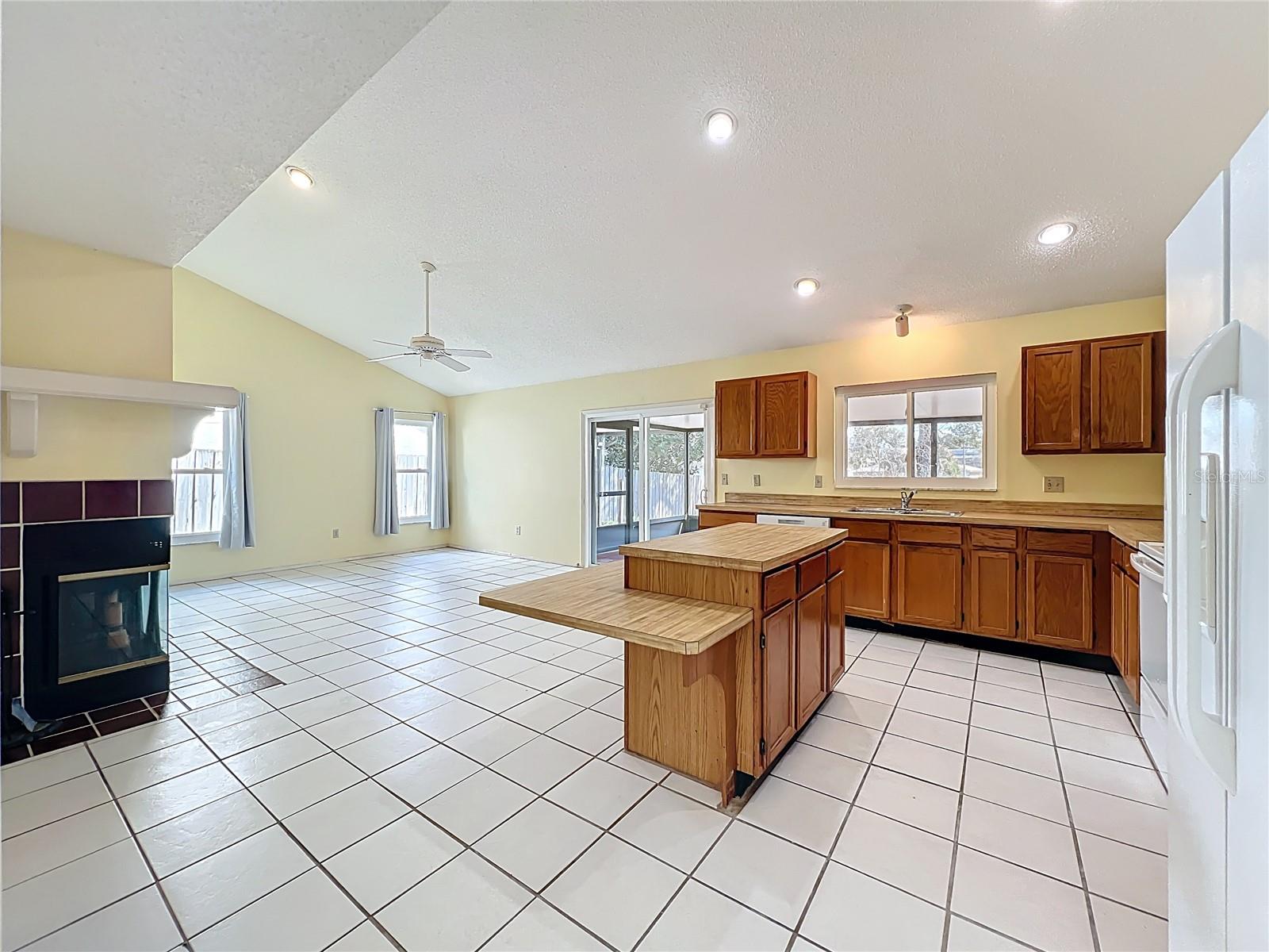 Image 28 of 39 For 2843 Danforth Drive