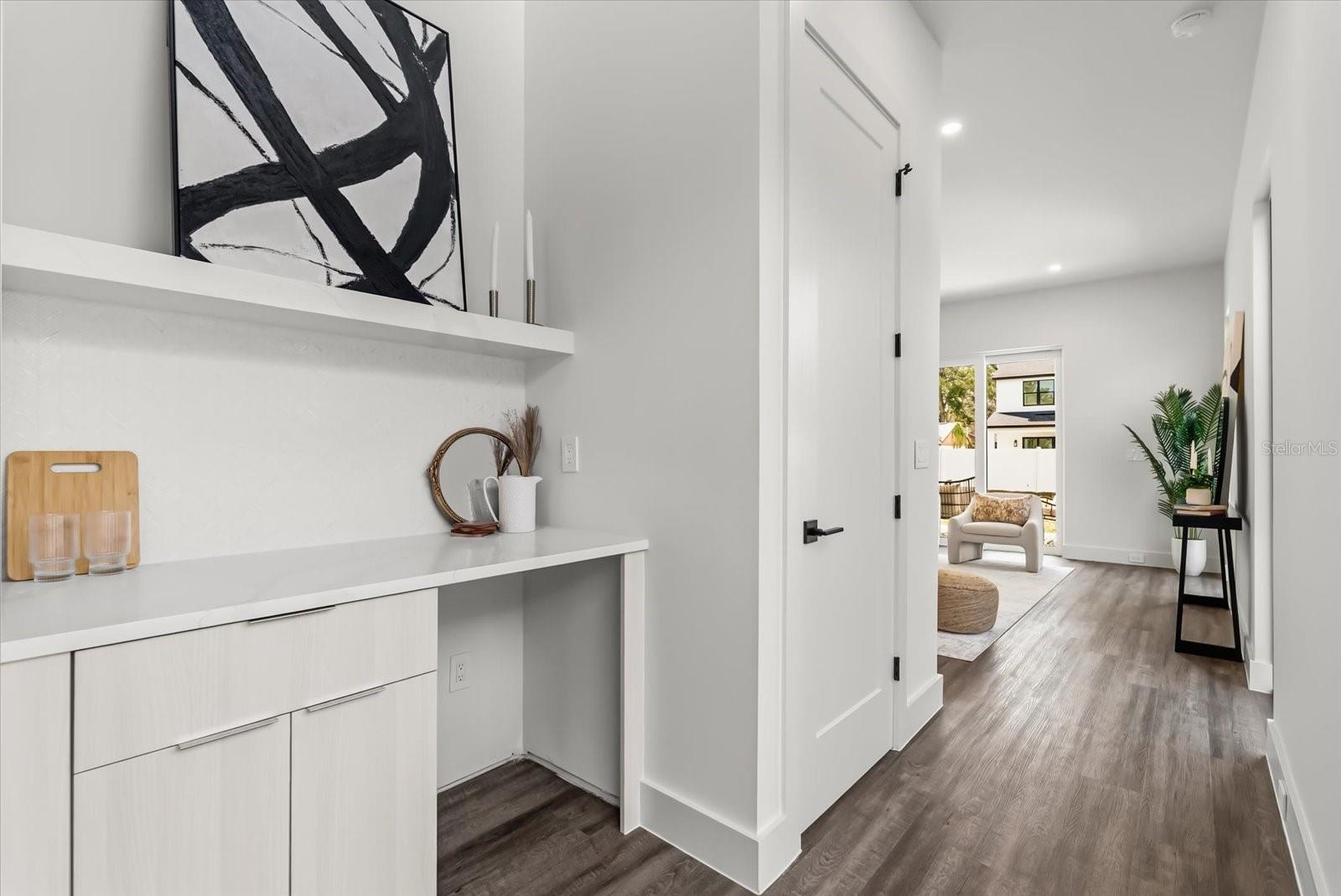 Image 18 of 40 For 1320 Cloverlawn Avenue