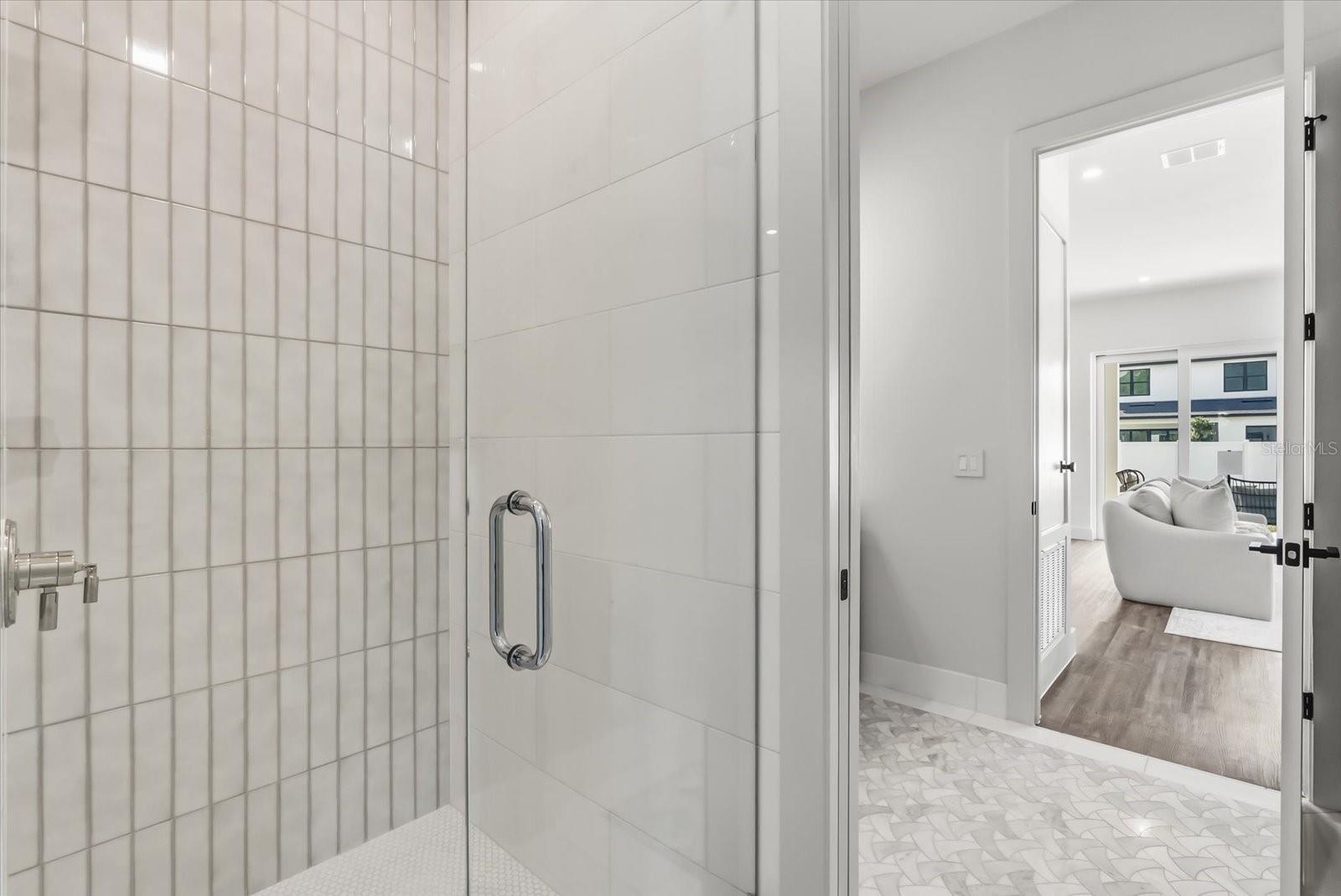 Image 22 of 40 For 1320 Cloverlawn Avenue