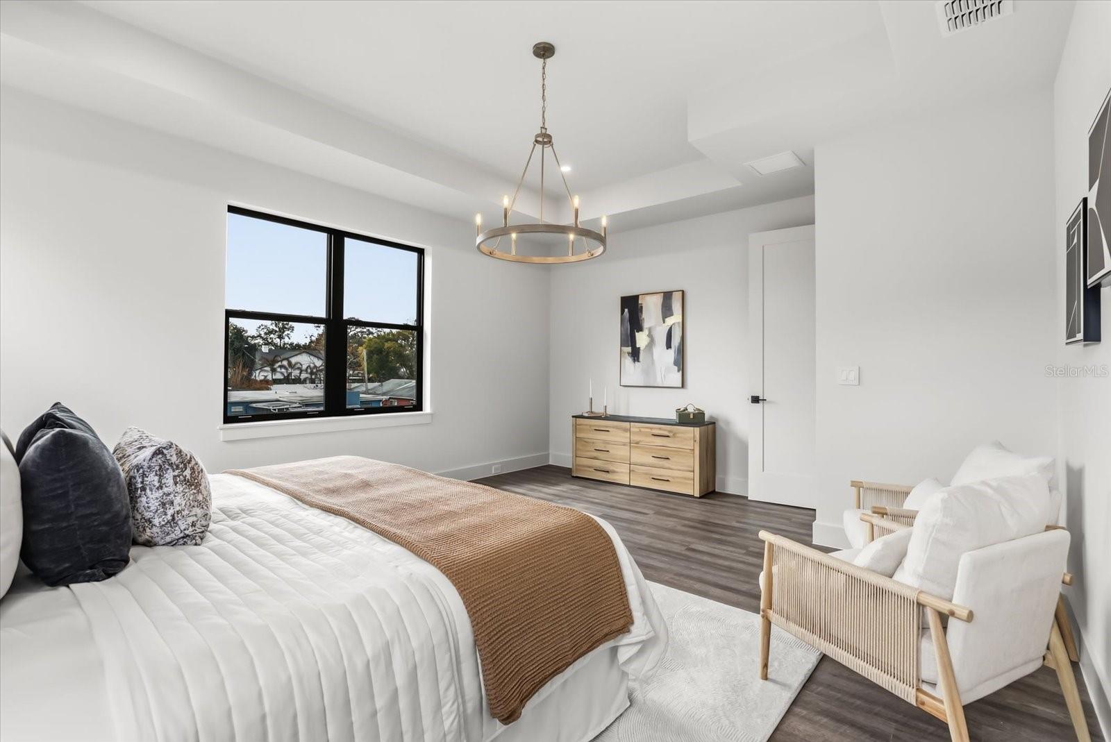 Image 24 of 40 For 1320 Cloverlawn Avenue