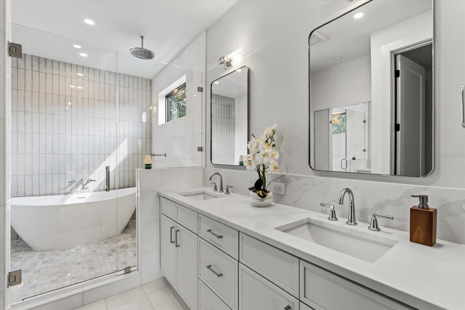 Image 26 of 40 For 1320 Cloverlawn Avenue