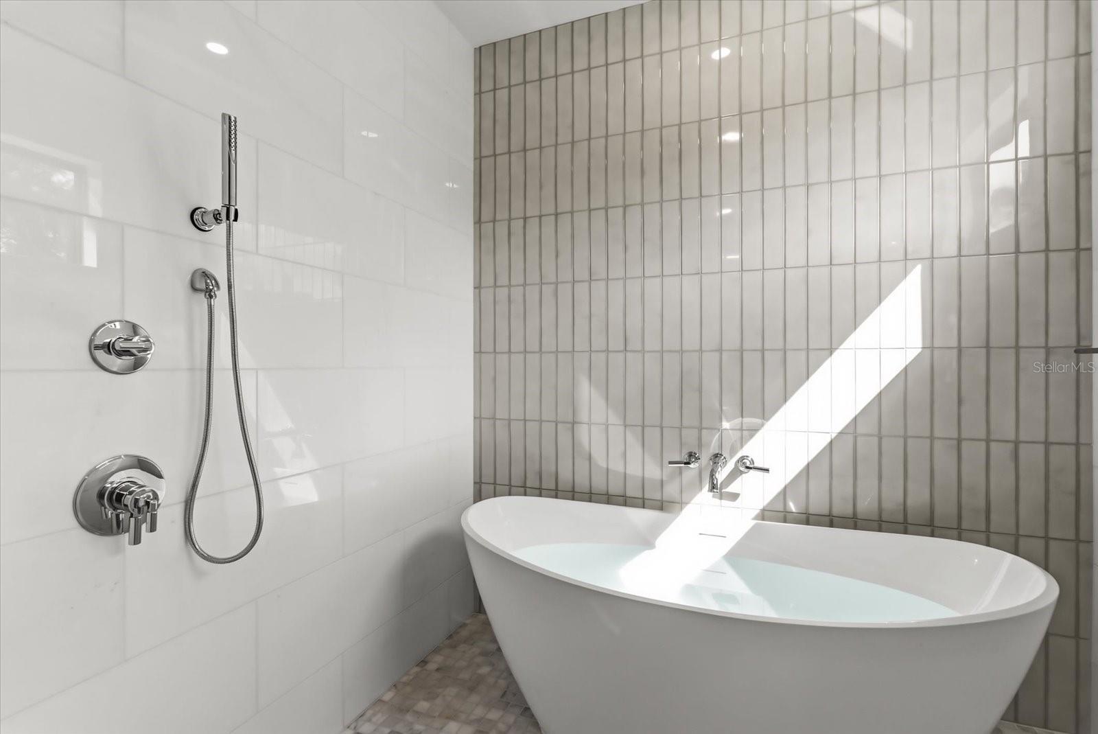 Image 27 of 40 For 1320 Cloverlawn Avenue