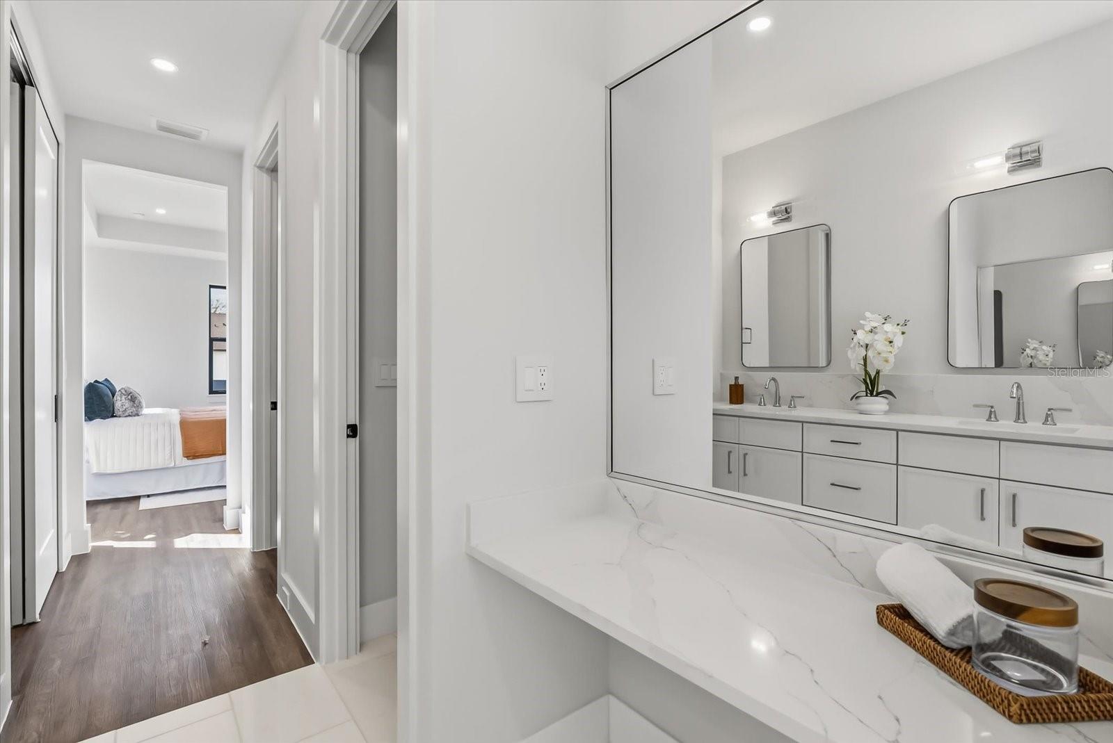 Image 28 of 40 For 1320 Cloverlawn Avenue