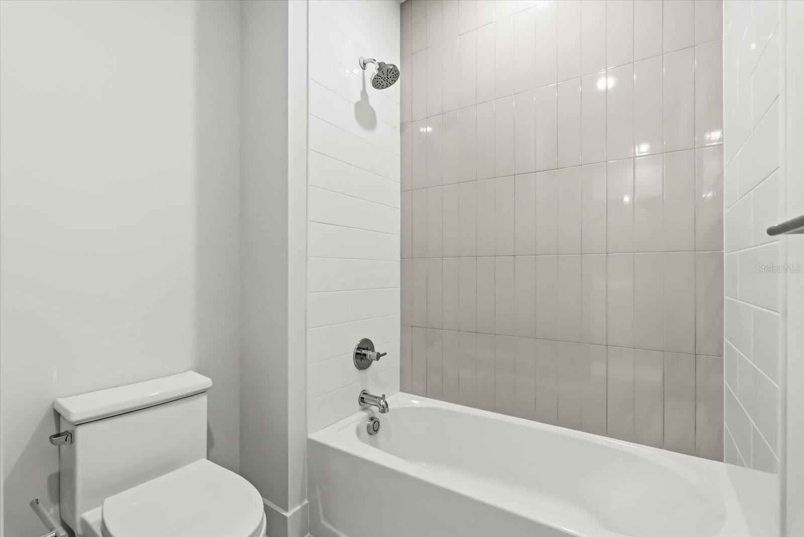 Image 34 of 40 For 1320 Cloverlawn Avenue