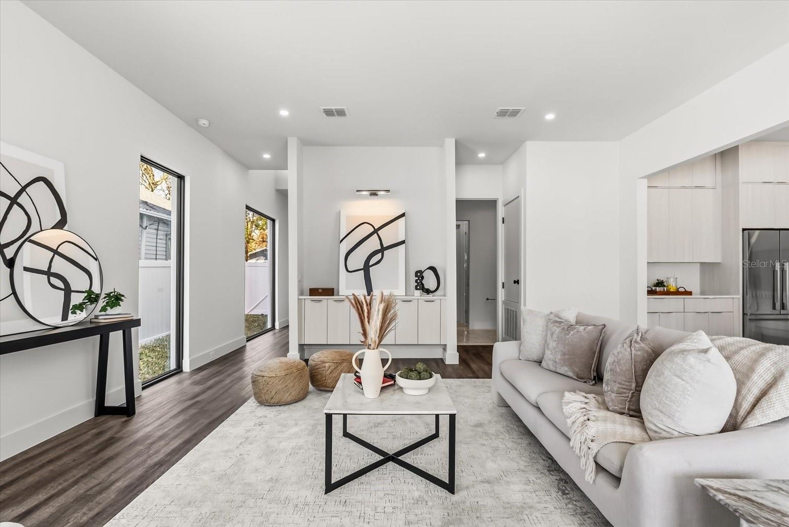 Image 5 of 40 For 1320 Cloverlawn Avenue