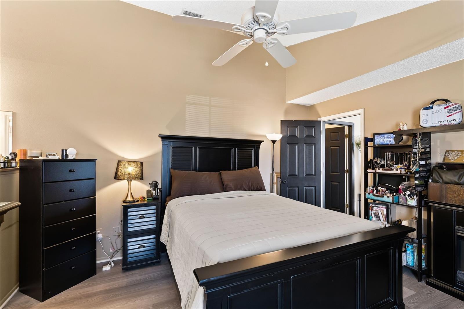 Image 16 of 30 For 9808 Surrey Ridge Road