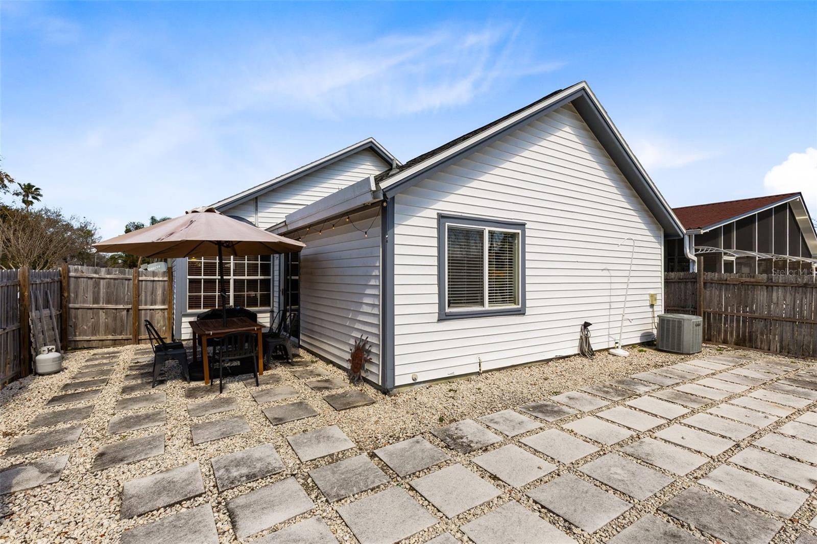 Image 21 of 30 For 9808 Surrey Ridge Road