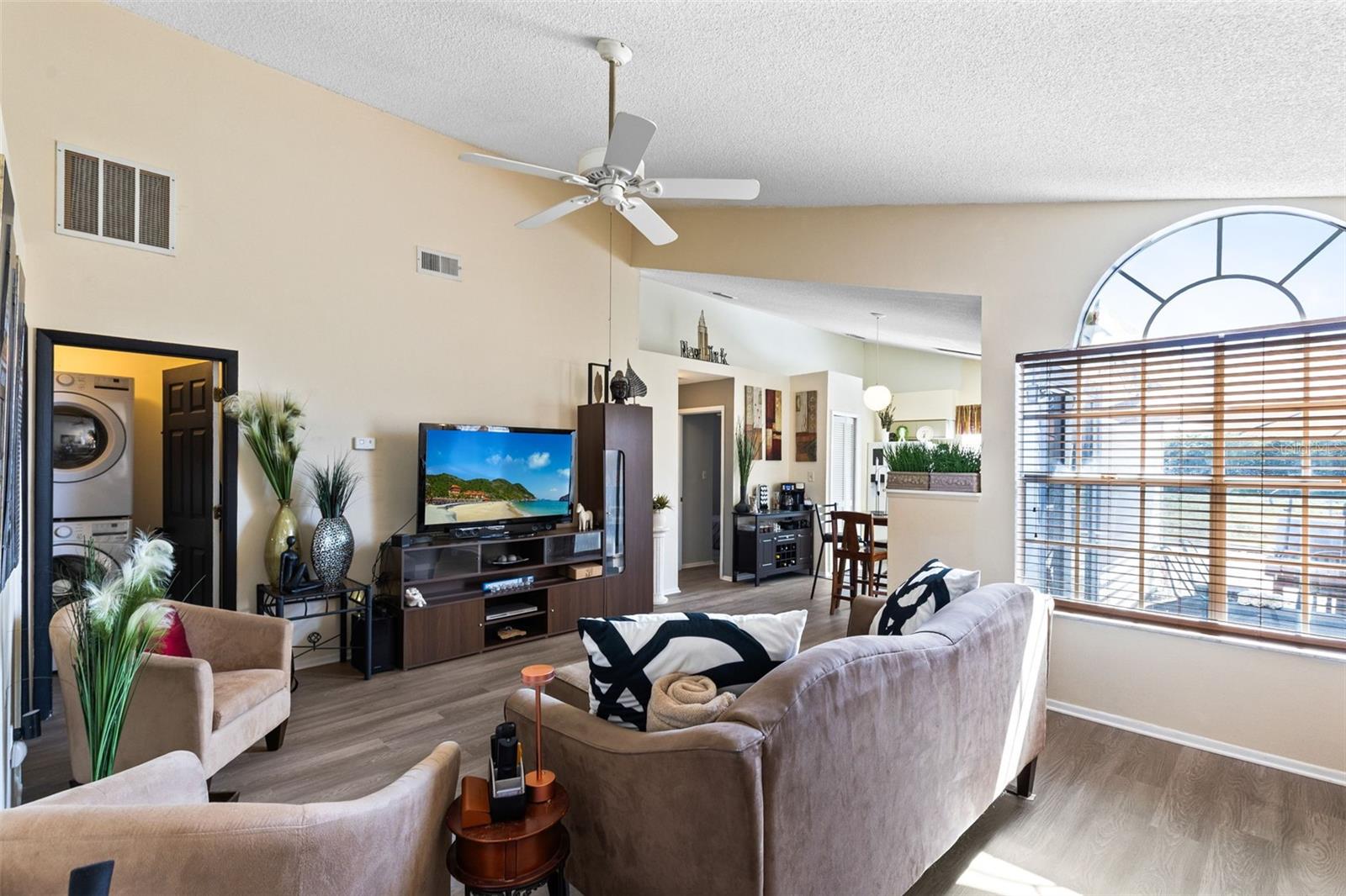 Image 3 of 30 For 9808 Surrey Ridge Road