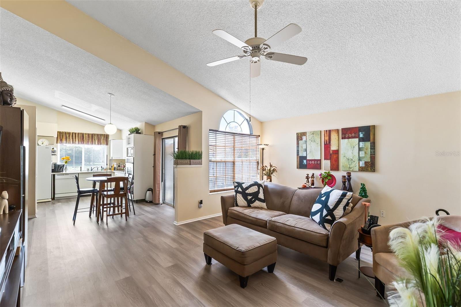 Image 6 of 30 For 9808 Surrey Ridge Road