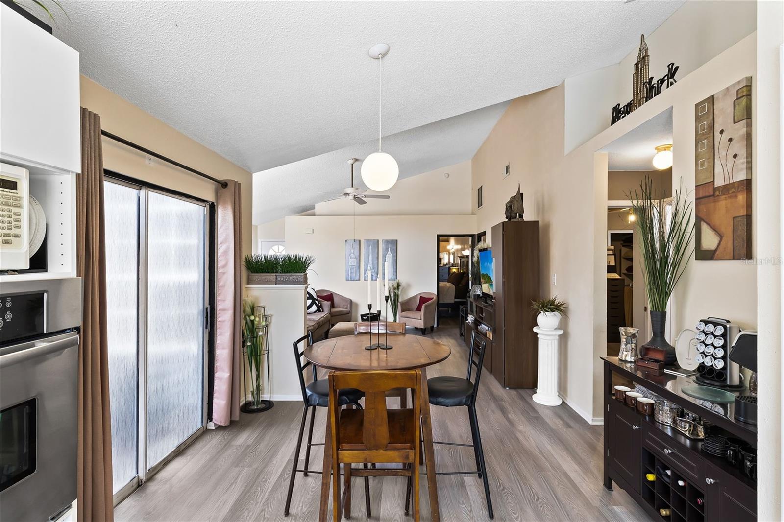 Image 8 of 30 For 9808 Surrey Ridge Road