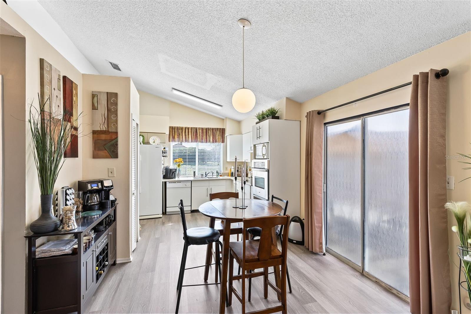 Image 9 of 30 For 9808 Surrey Ridge Road