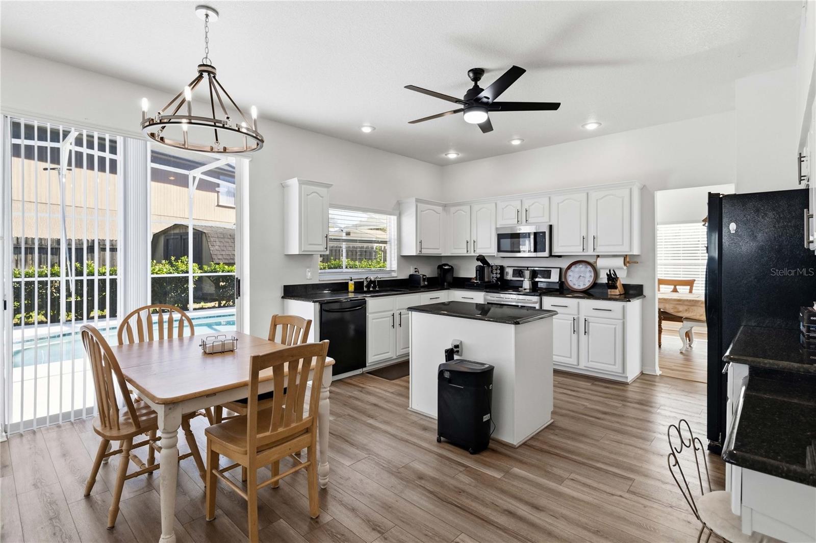 Image 10 of 52 For 2419 Point O Woods Court