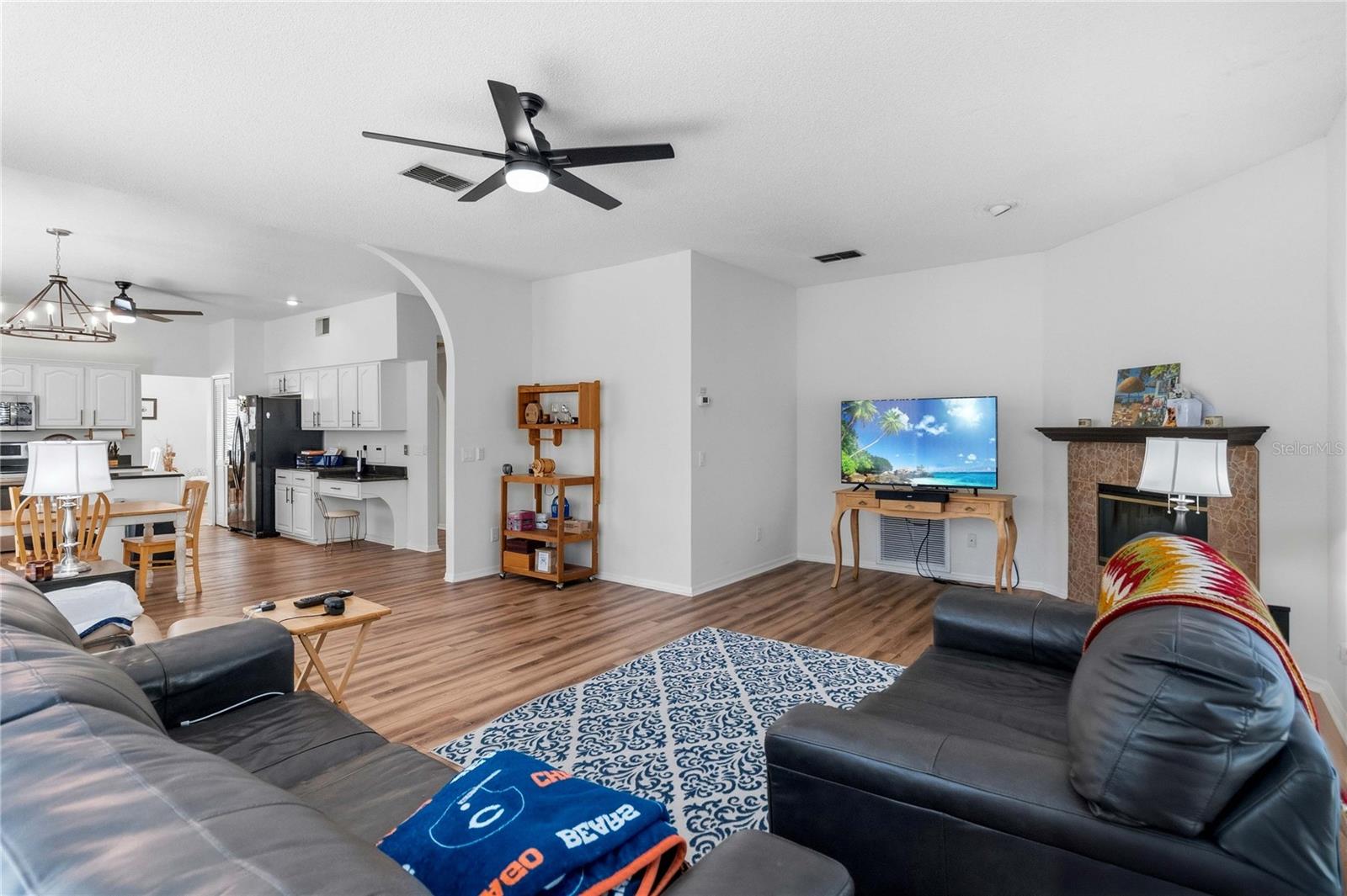 Image 19 of 52 For 2419 Point O Woods Court