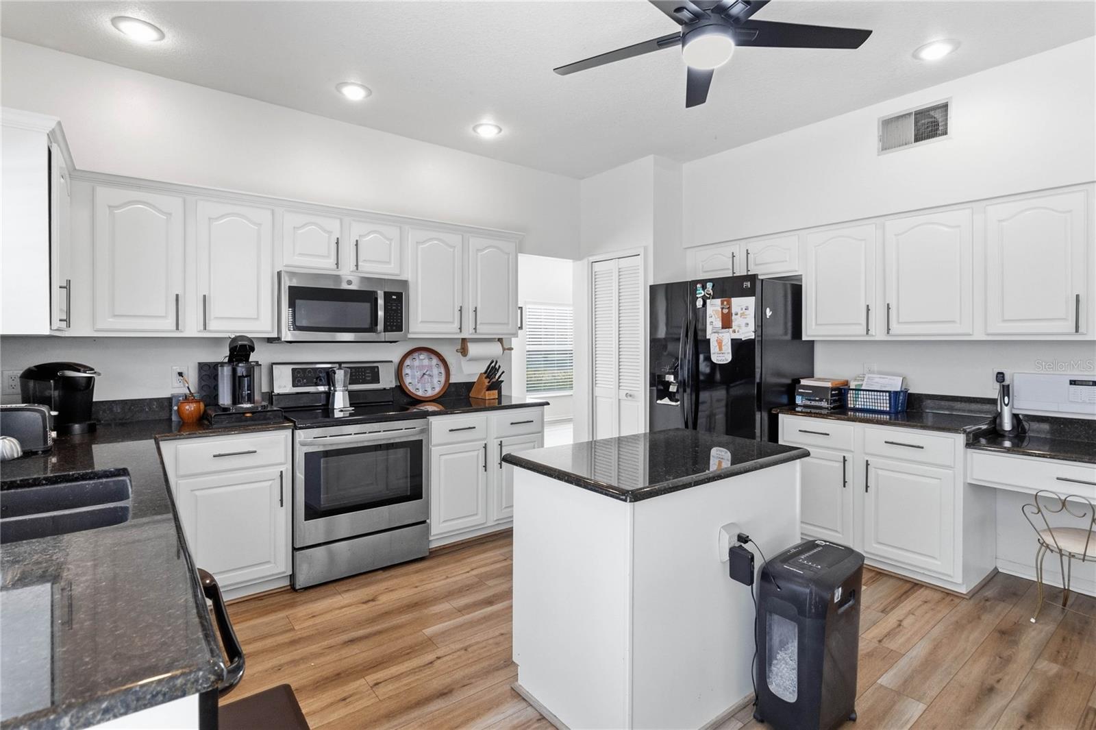 Image 7 of 52 For 2419 Point O Woods Court