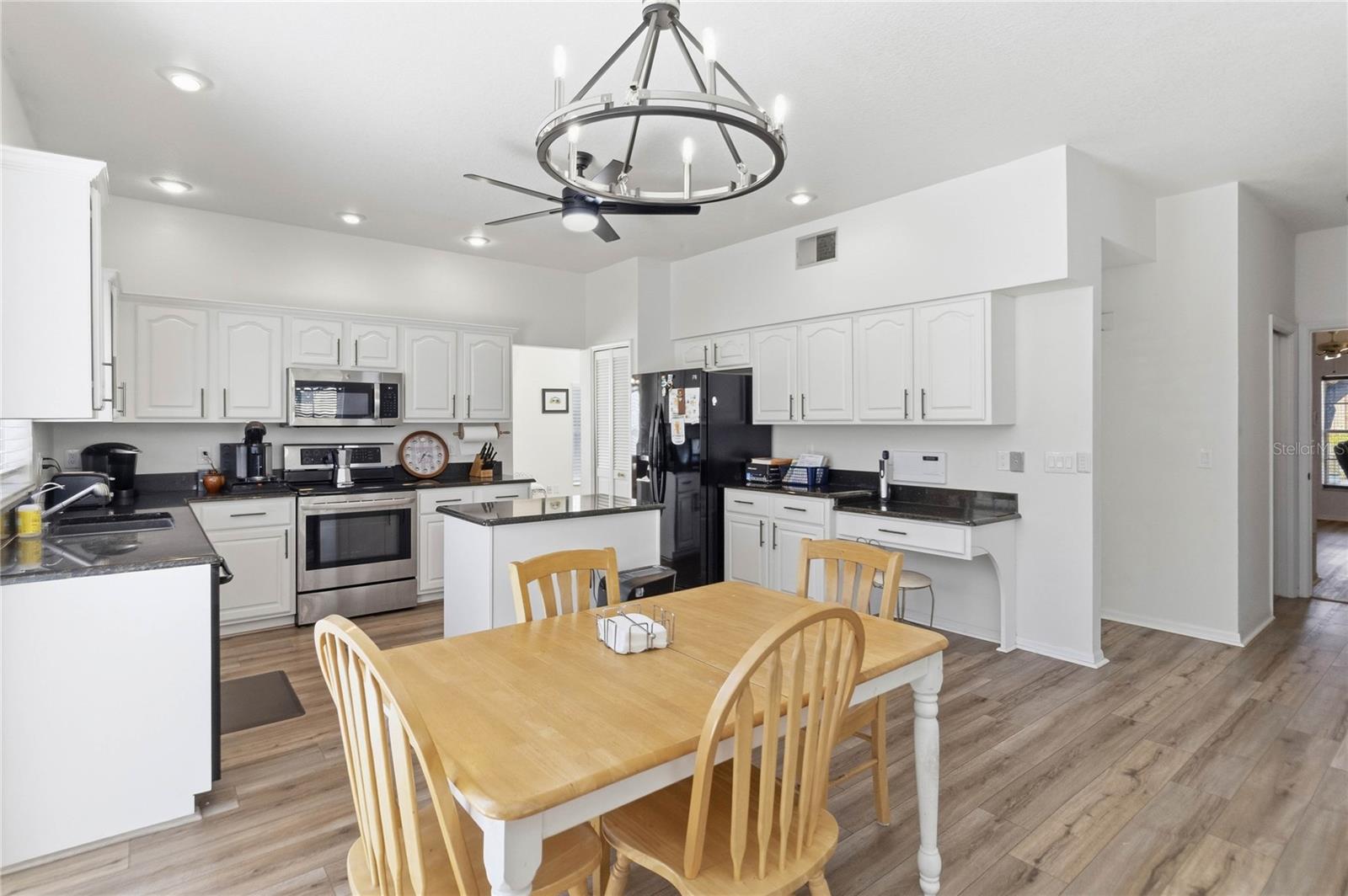 Image 9 of 52 For 2419 Point O Woods Court