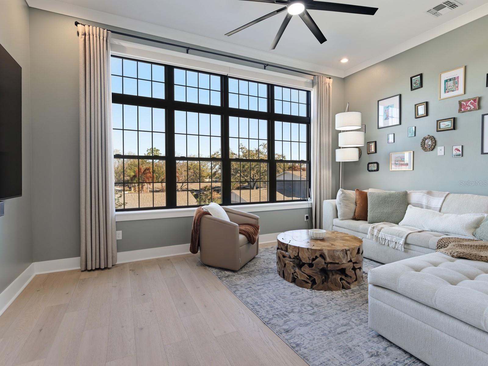 Image 19 of 38 For 64 Park Avenue