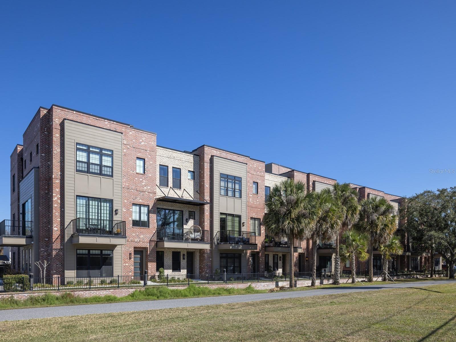 Image 2 of 38 For 64 Park Avenue