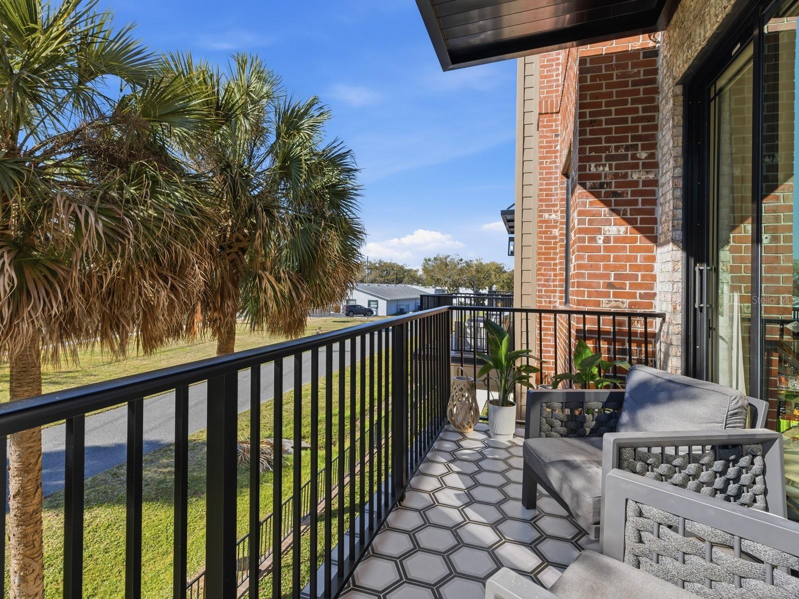 Image 23 of 38 For 64 Park Avenue