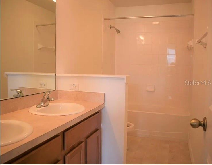 Image 17 of 25 For 521 Cresting Oak Circle 76