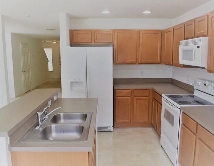 Image 23 of 25 For 521 Cresting Oak Circle 76