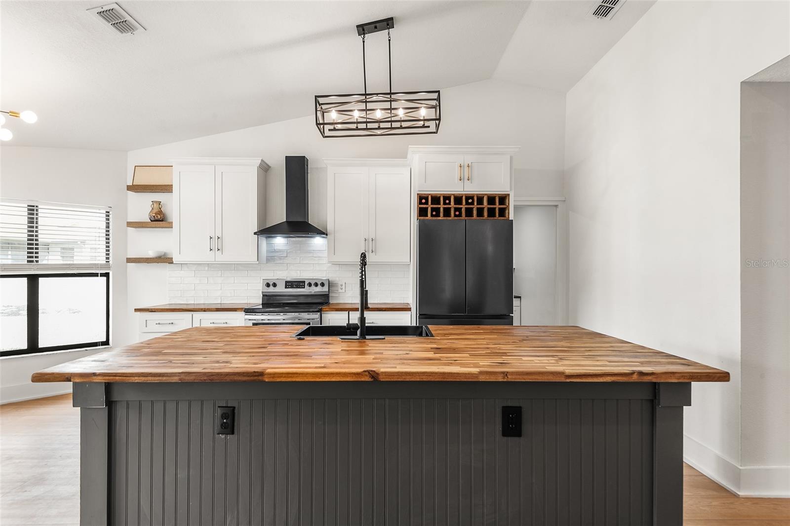 Image 7 of 28 For 8353 Pavilion Drive