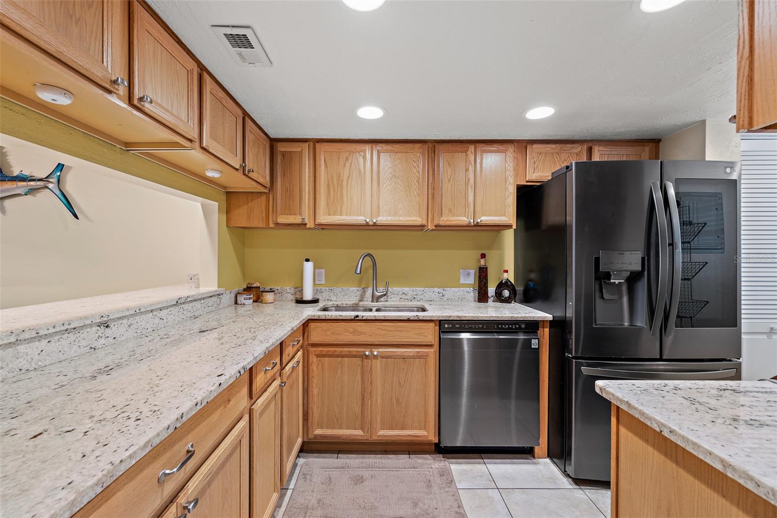 Image 8 of 43 For 4100 Ocean Beach Boulevard 412