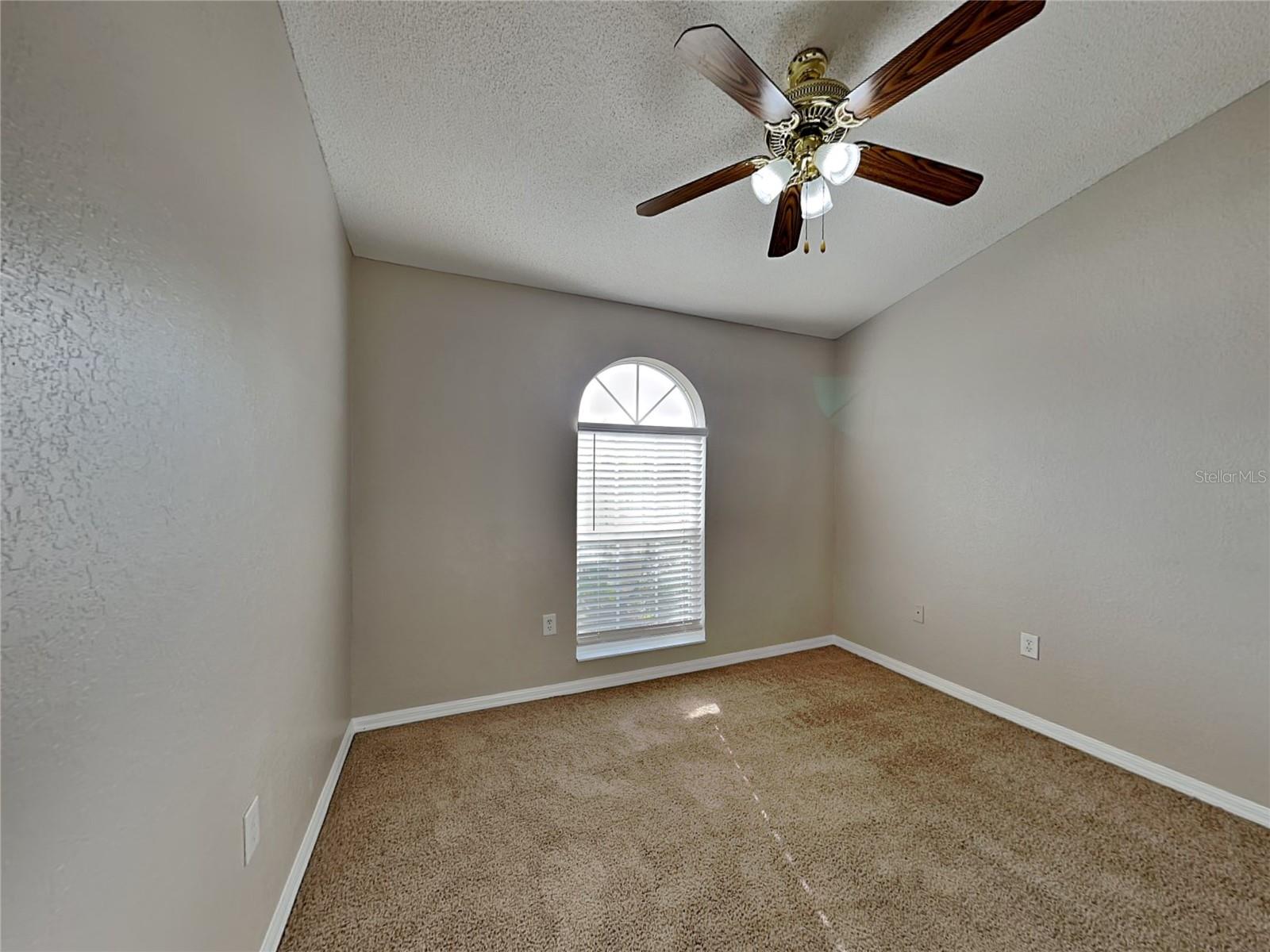 Image 10 of 16 For 165 Kings Pond Avenue