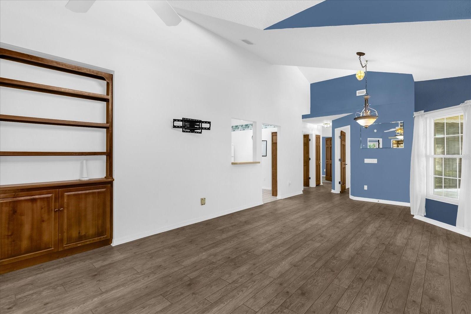 Image 7 of 34 For 138 Baytree Boulevard