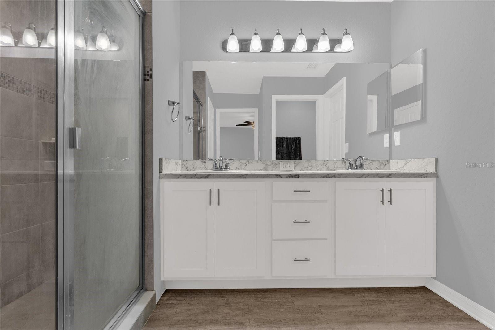 Image 21 of 30 For 955 Pearly Ridge Lane