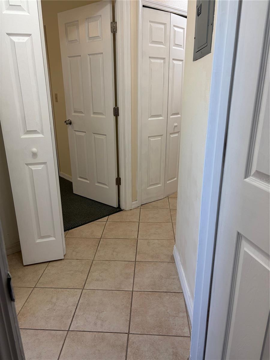 Image 20 of 23 For 2737 Poinciana Boulevard 88