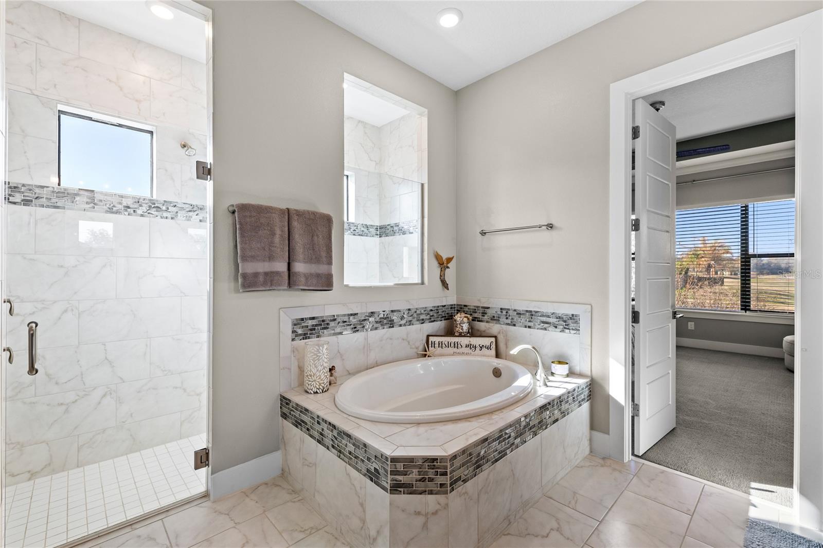 Image 21 of 59 For 25620 Grandview Pointe