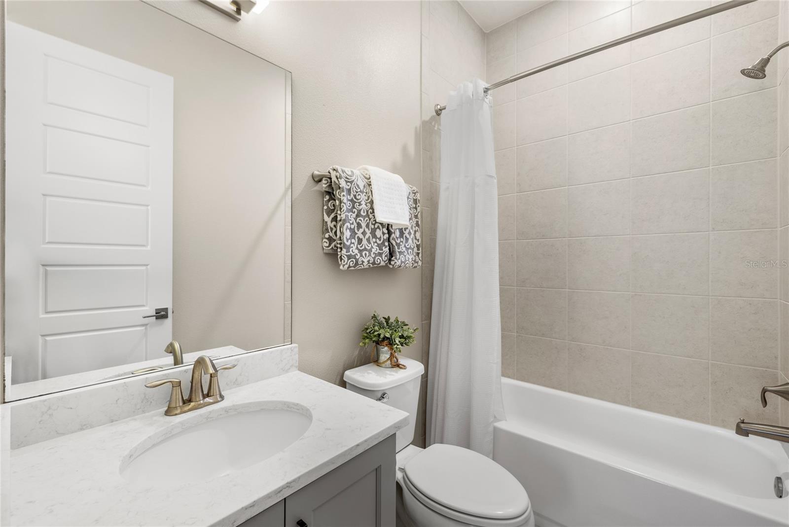 Image 27 of 59 For 25620 Grandview Pointe