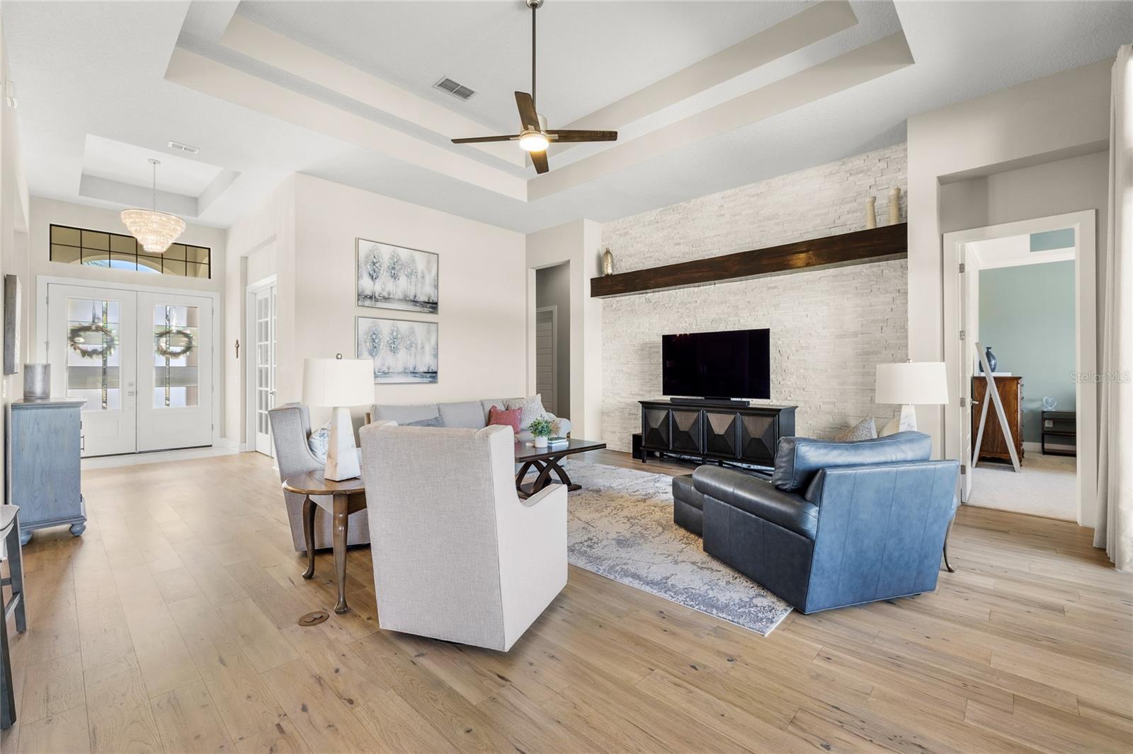 Image 9 of 59 For 25620 Grandview Pointe