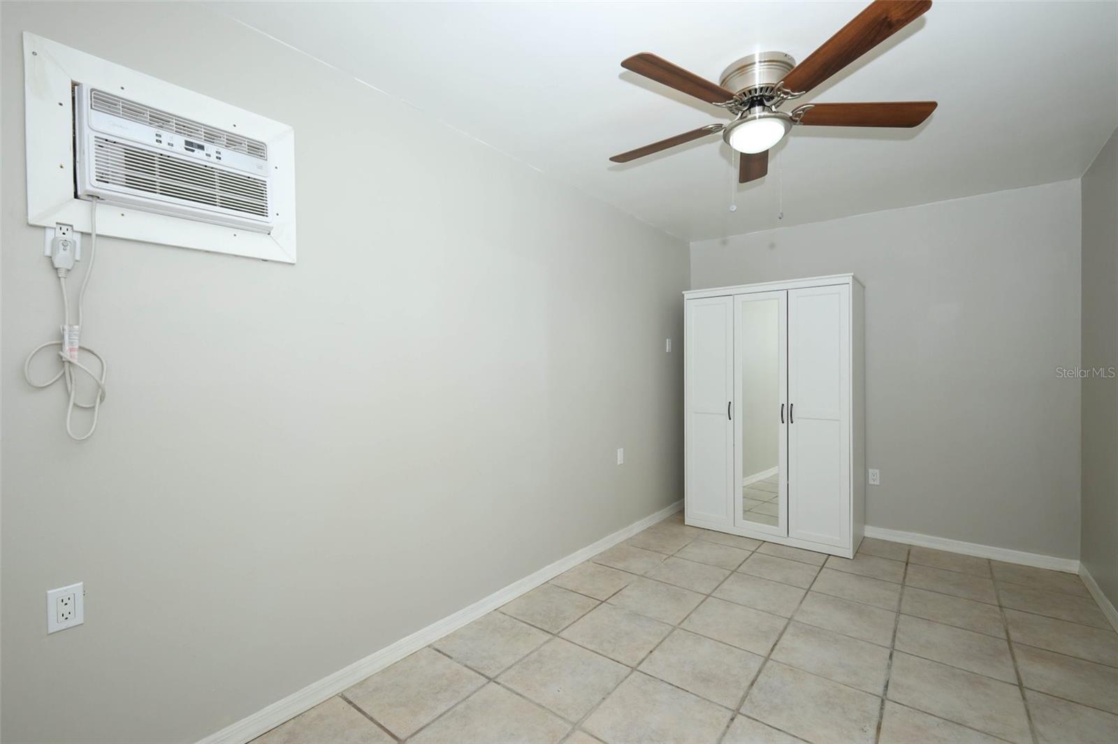 Image 14 of 61 For 244 Overbrook Drive