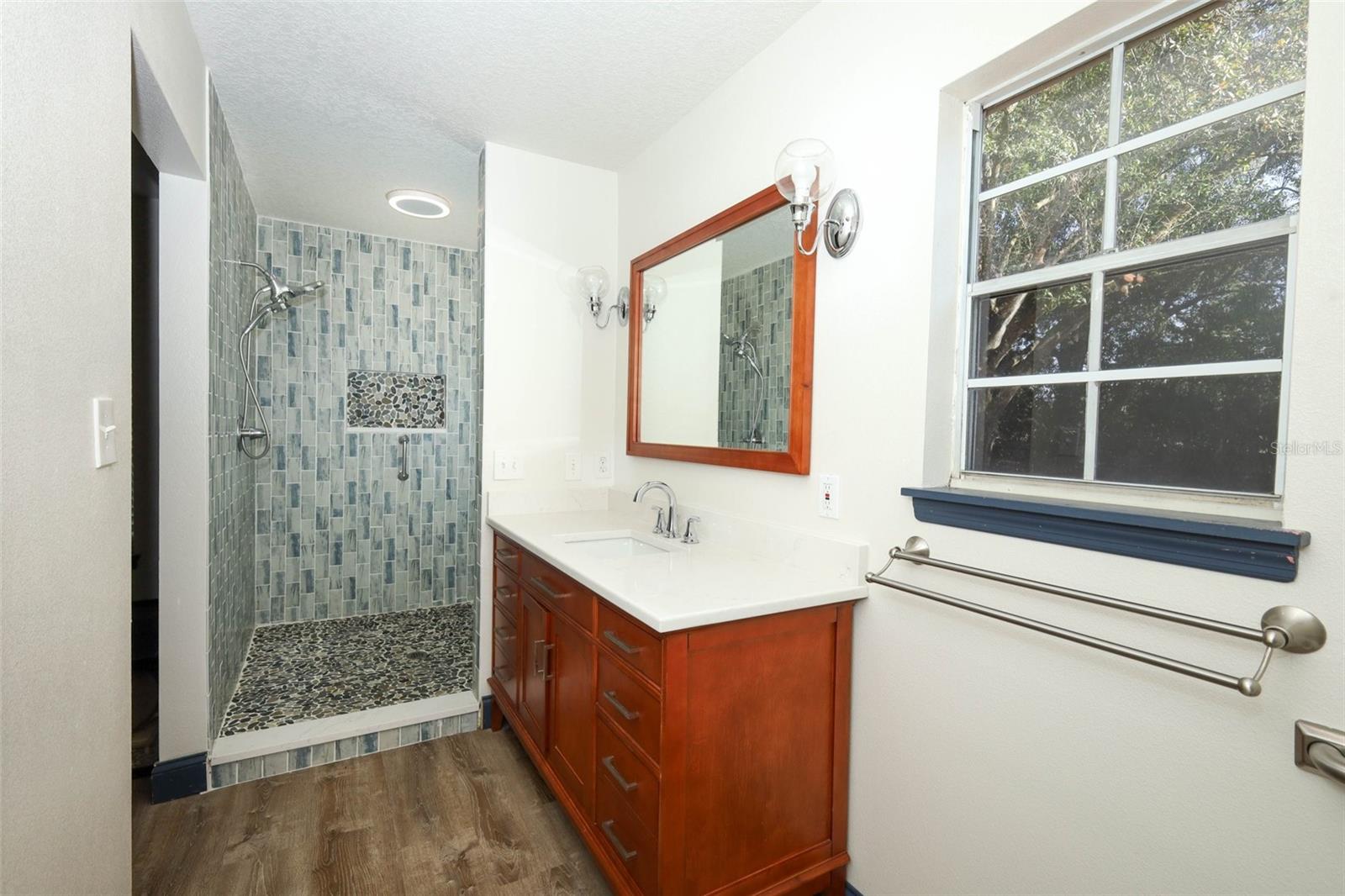 Image 24 of 61 For 244 Overbrook Drive