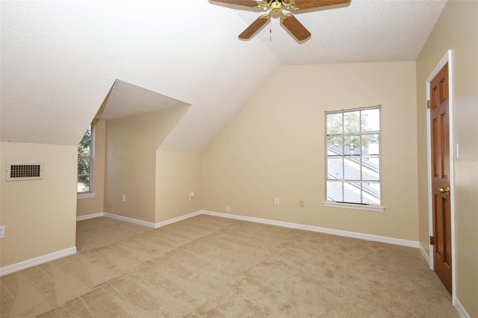 Image 33 of 61 For 244 Overbrook Drive