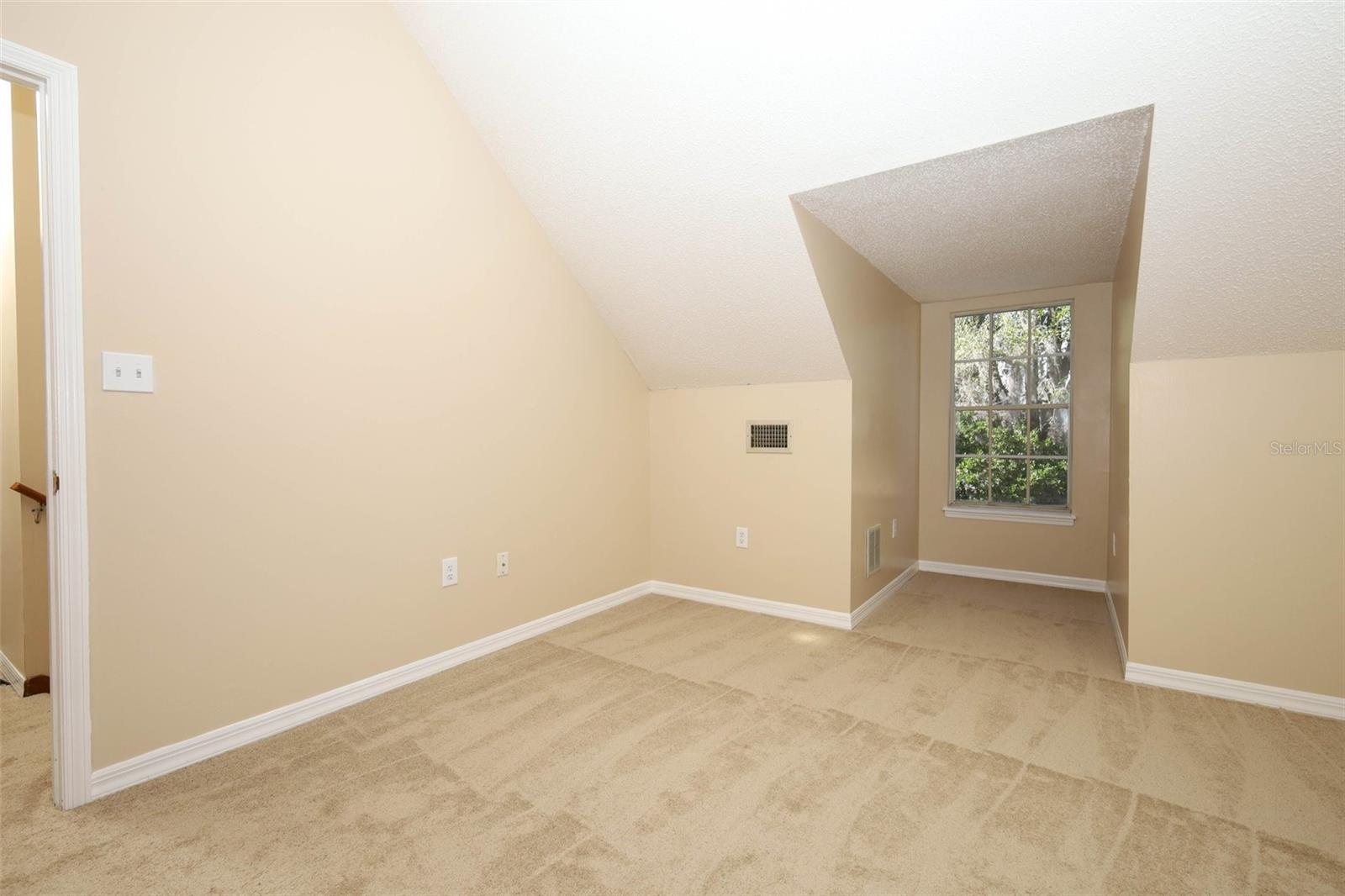 Image 34 of 61 For 244 Overbrook Drive