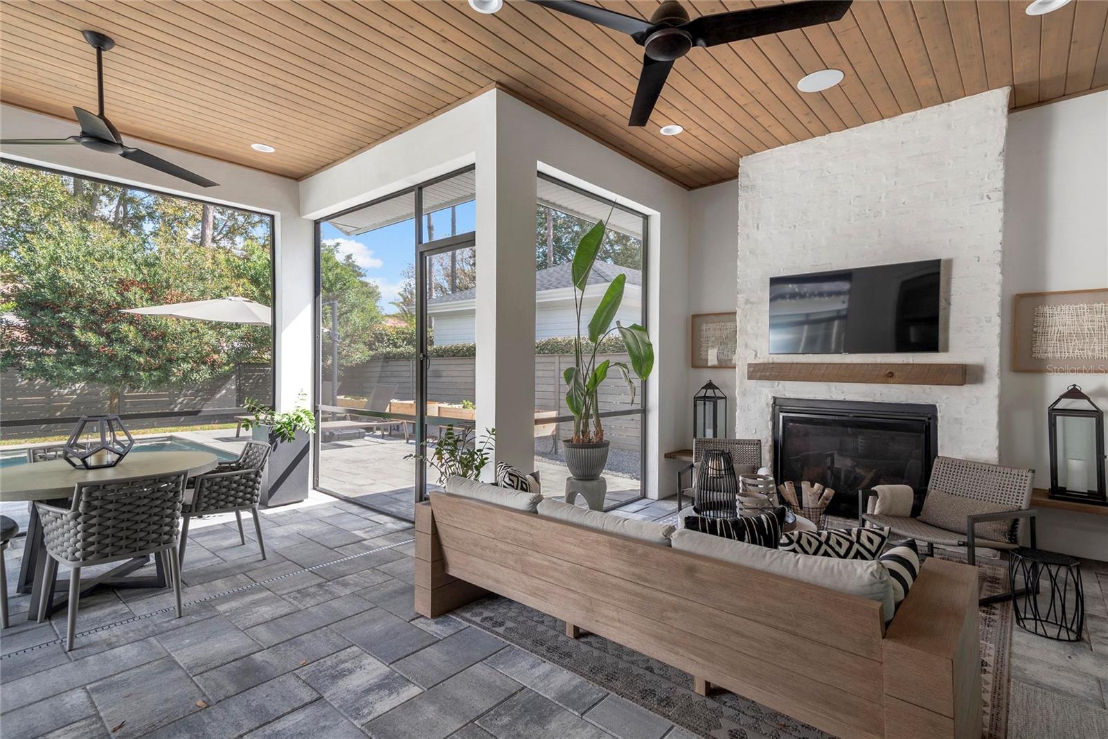 Image 25 of 61 For 1575 Eastin Avenue