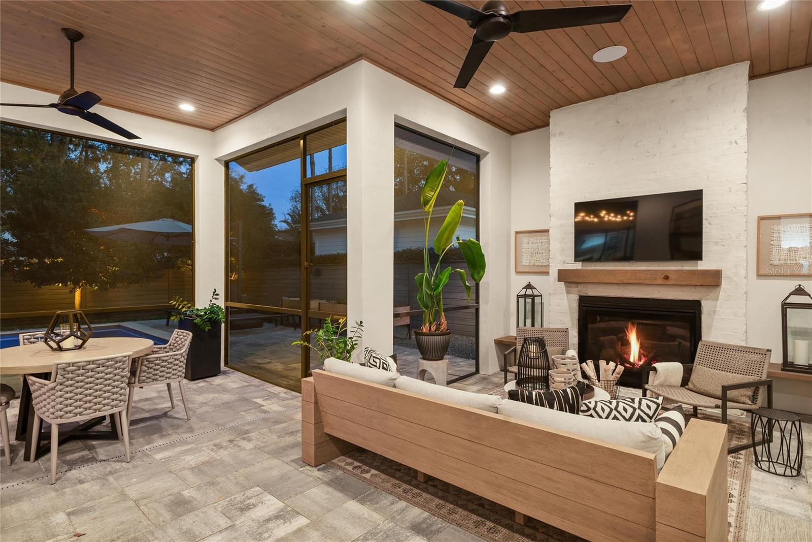 Image 26 of 61 For 1575 Eastin Avenue