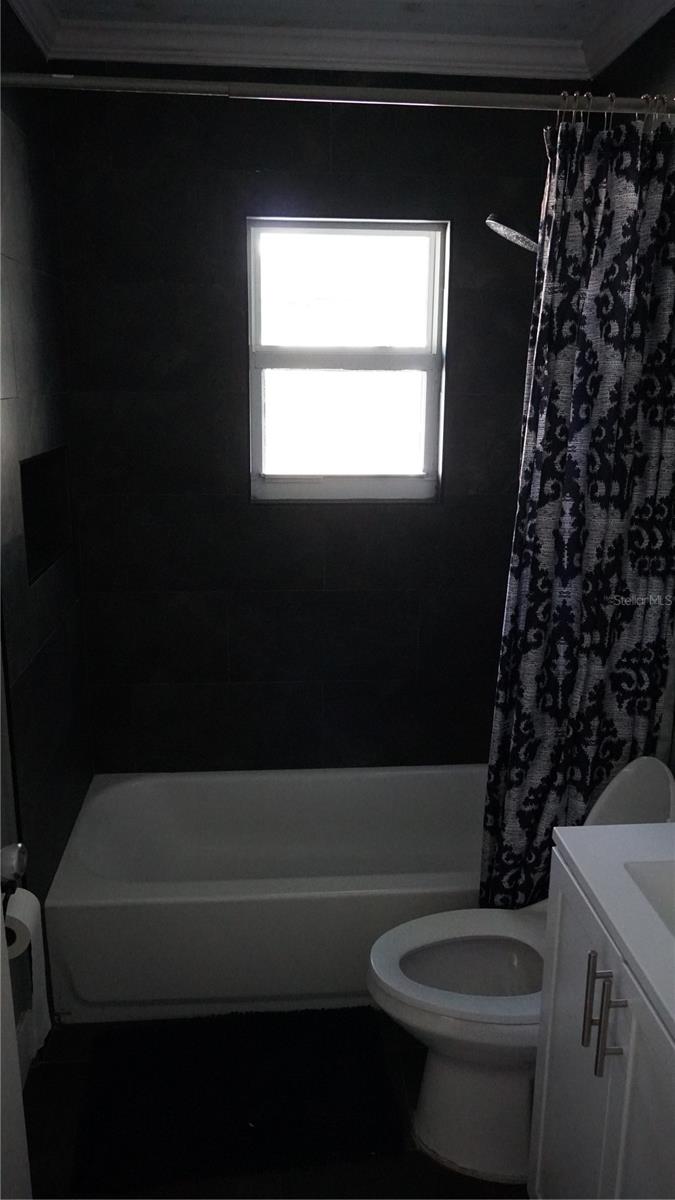 Image 11 of 18 For 3064 Pinetree Street