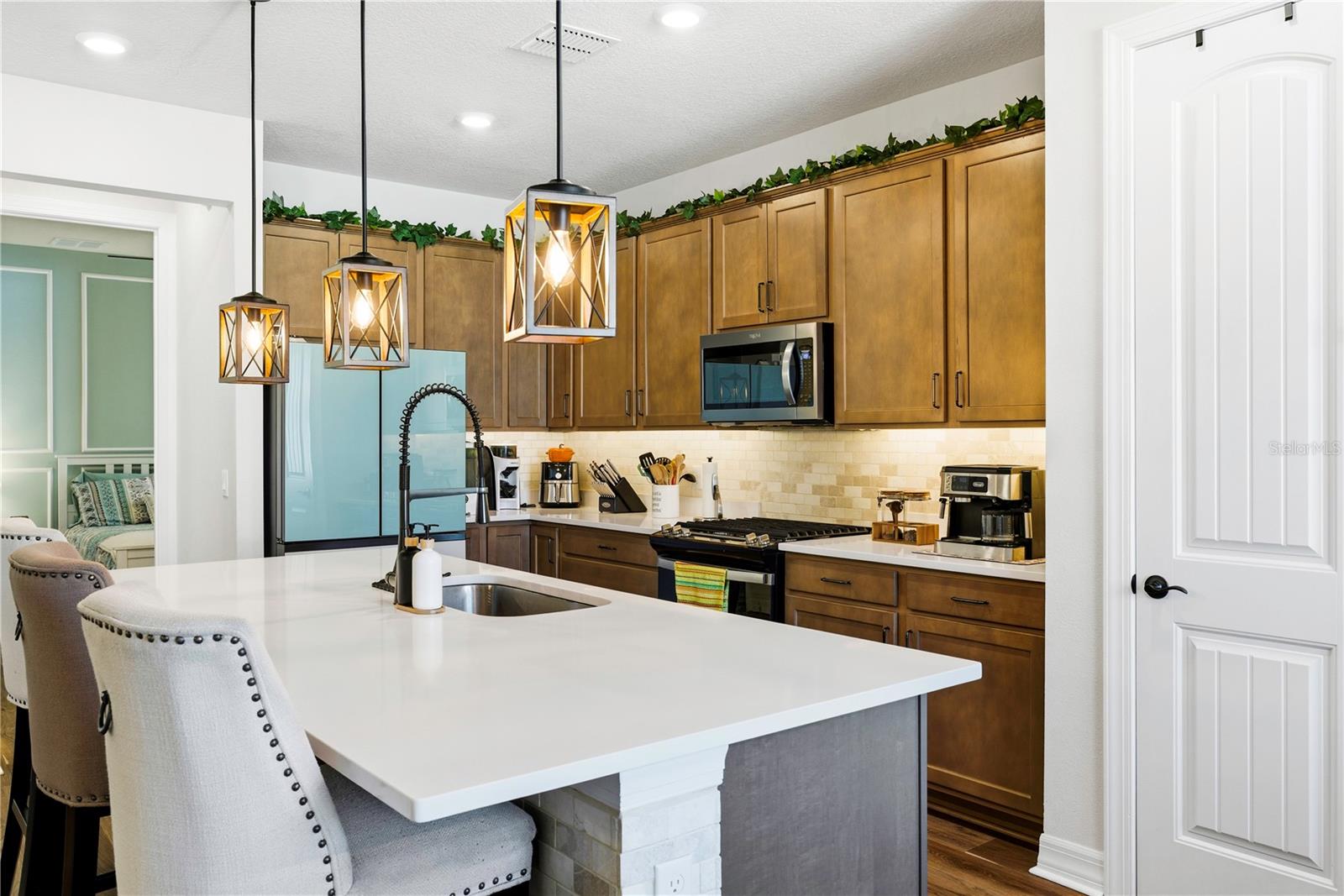 Image 5 of 58 For 10246 Park Estates Avenue