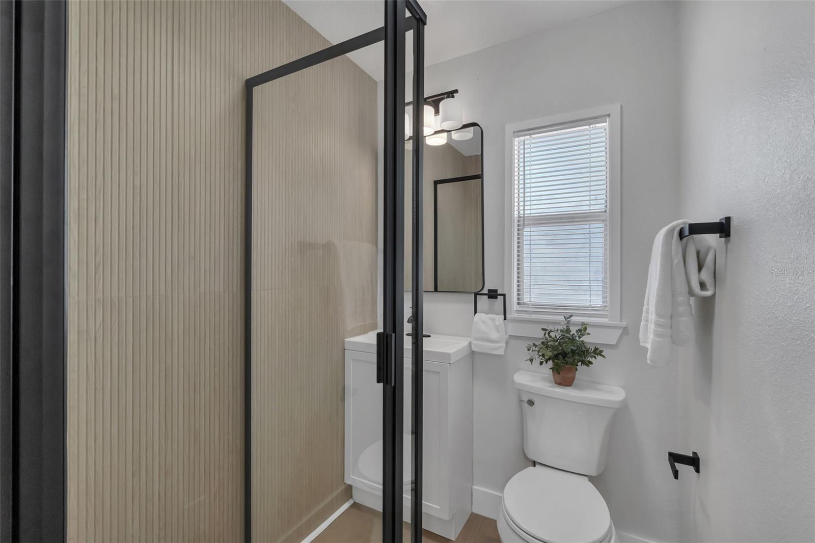 Image 17 of 21 For 1432 10th Street