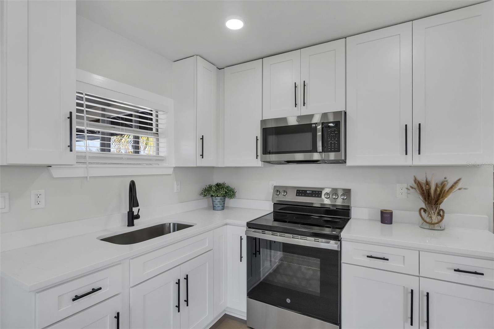 Image 5 of 21 For 1432 10th Street