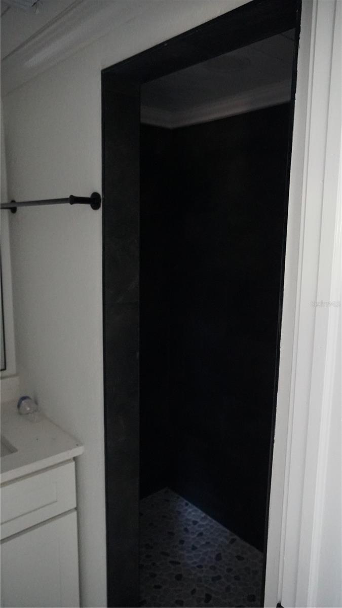 Image 13 of 29 For 177 Dowling Avenue Ne