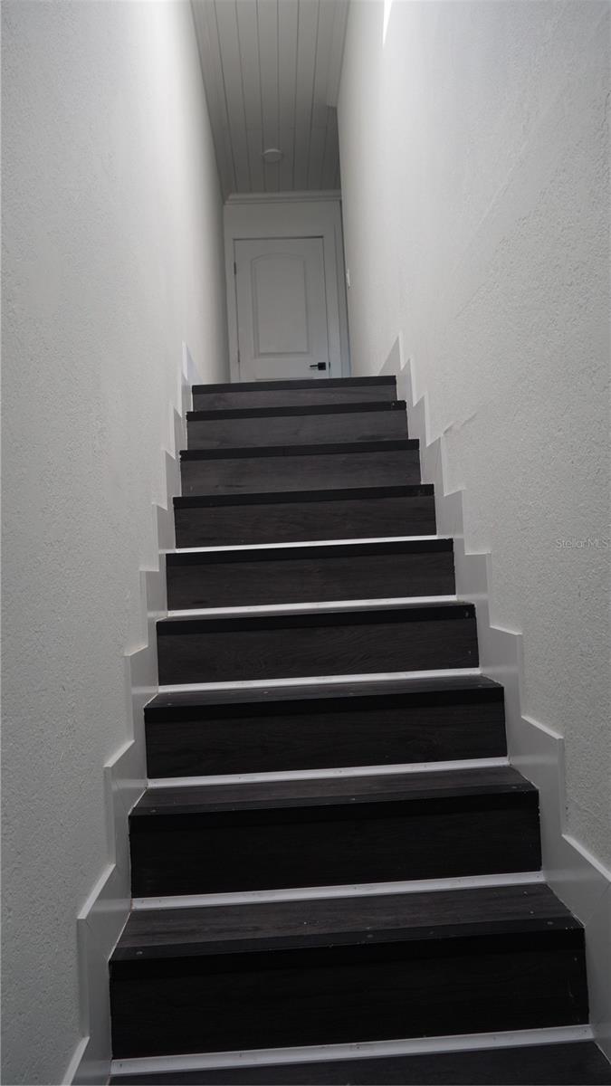 Image 17 of 29 For 177 Dowling Avenue Ne